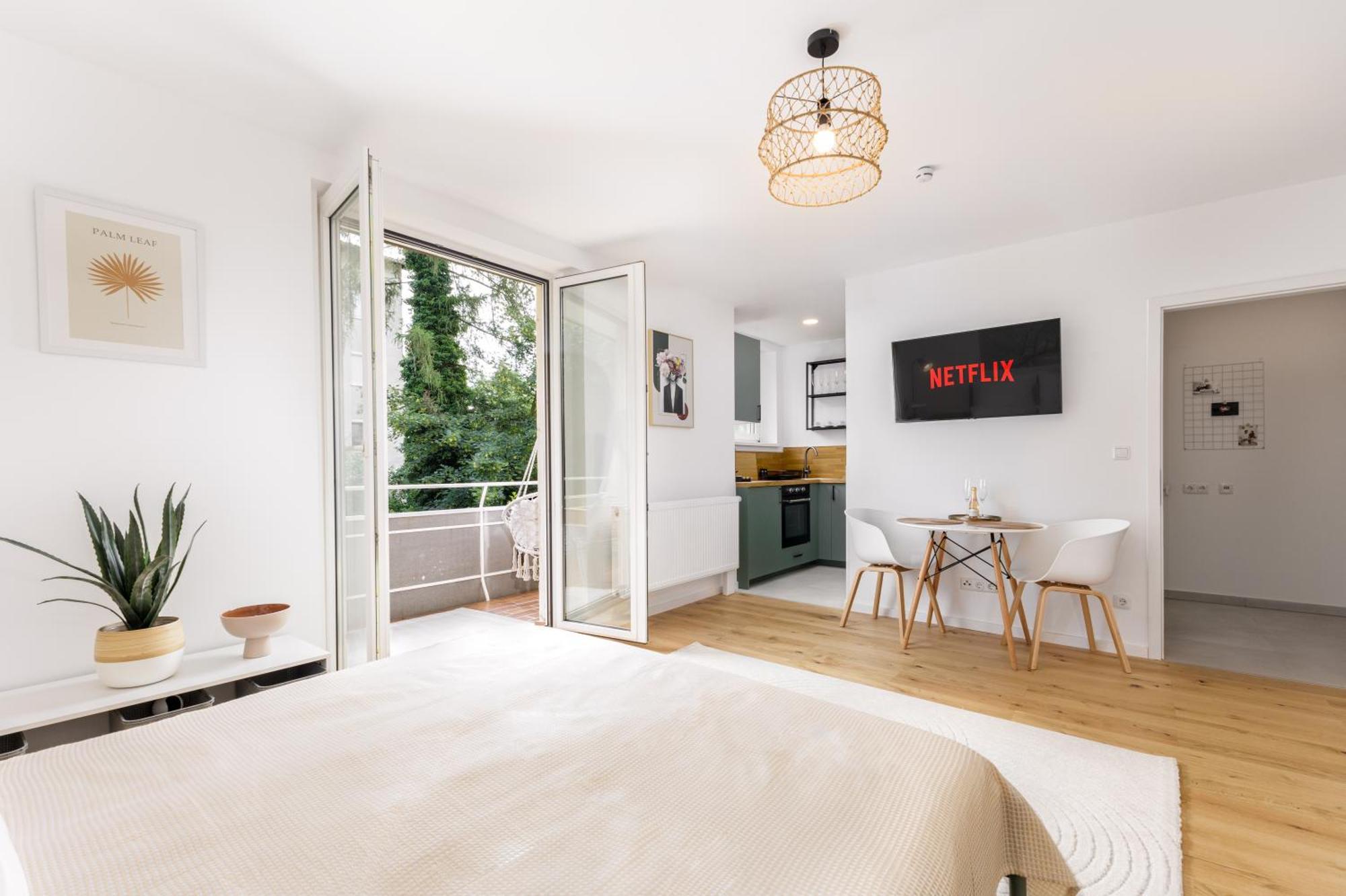 Design-Apartment In Linz Mit Netflix & Balkon Buitenkant foto